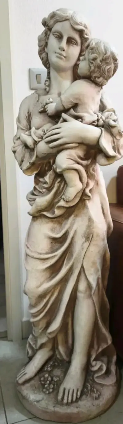 Estatua decorativa de resina - miniatura 1