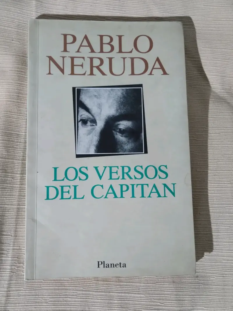 Libro de poemas Los Versos del Capitán, Neruda - 1