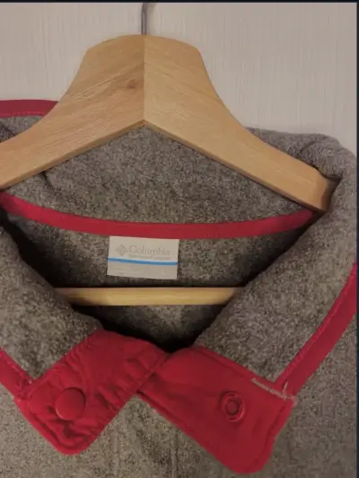 Polar gris columbia con detalles rojos - miniatura 4
