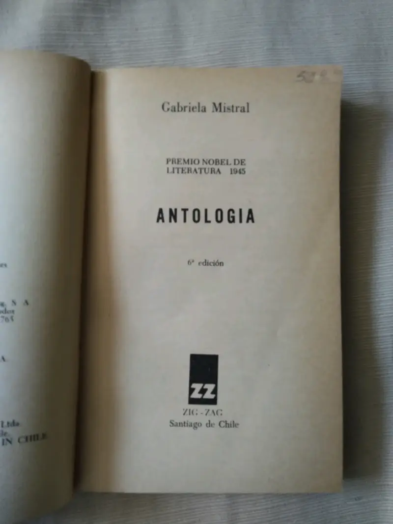 Libro de poemas: Antología Gabriela Mistral, - 2