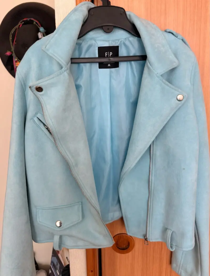 Chaqueta celeste de gamuza - 1