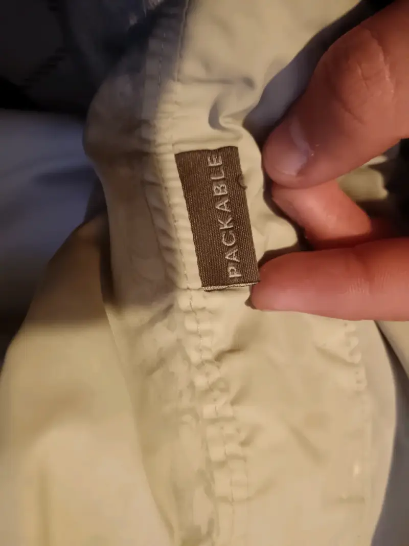 Parka Columbia beige y negra - 2
