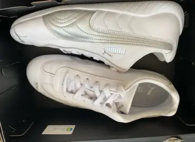 Zapatillas blancas Puma clásicas - miniatura 1