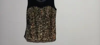 Top negro con lentejuelas doradas - miniatura 2
