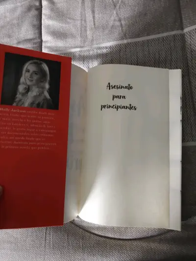 Libro 'Asesinato para principiantes' - miniatura 3