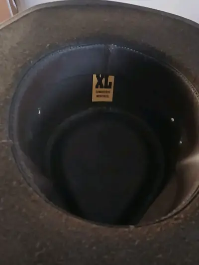 Sombrero de cuero negro - miniatura 2