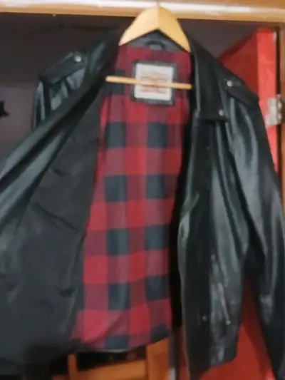 Chaqueta de cuero negra estilo biker - miniatura 3
