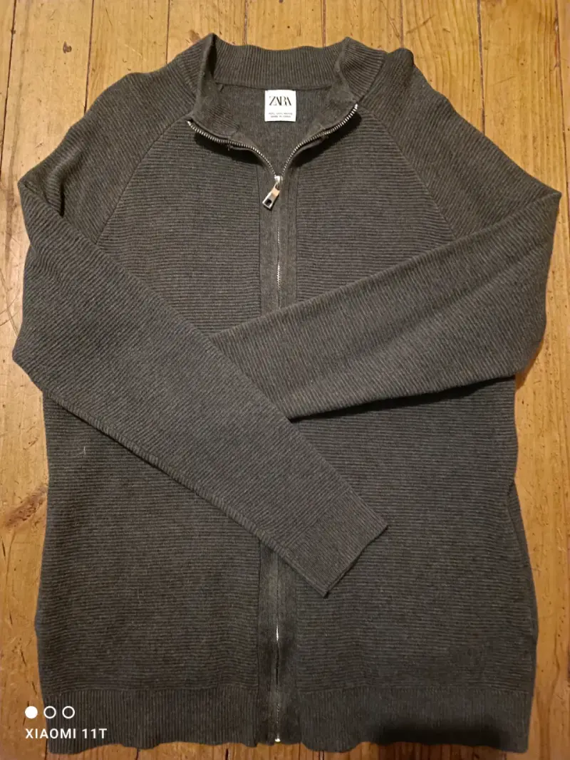 Sweater uno gris y otro azul marino marca Zara - 1
