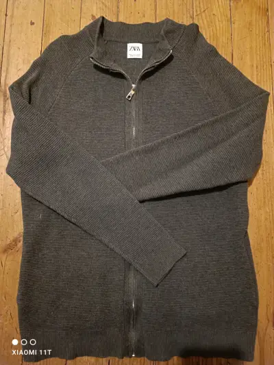 Sweater uno gris y otro azul marino marca Zara - miniatura 1