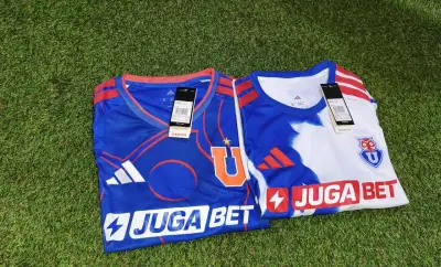Camiseta fútbol Universidad de Chile 2026 - miniatura 1
