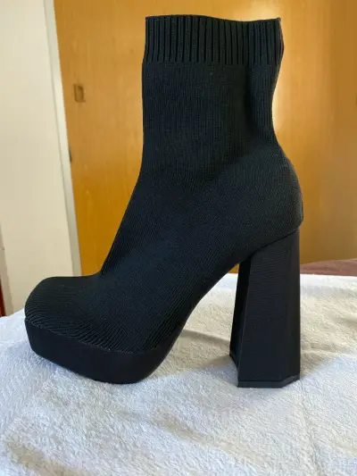 Botines negros con plataforma - miniatura 1