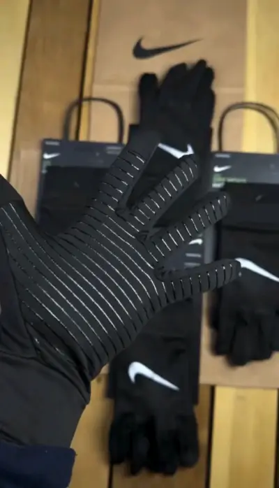 Guantes deportivos Nike negros - miniatura 1