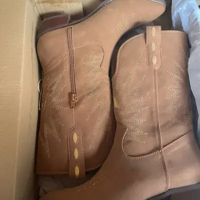Botas vaqueras marrones nuevas - miniatura 1
