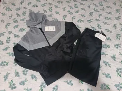 Conjunto deportivo rosa, gris y negro - miniatura 3
