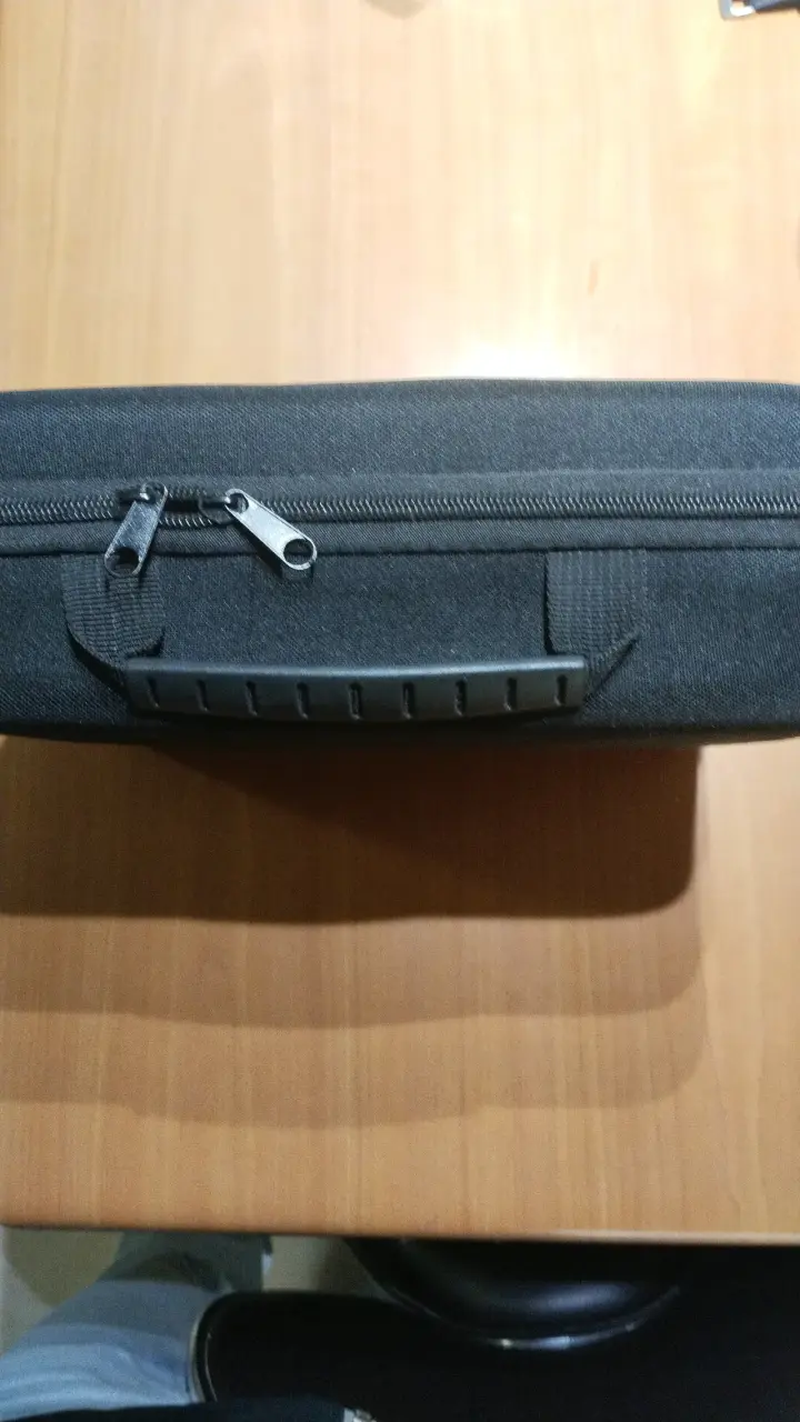 Pistola de masaje en estuche - 2