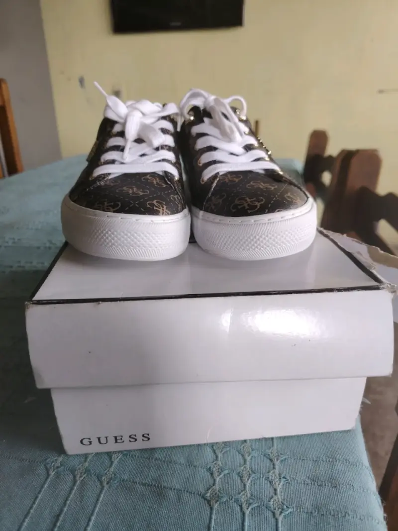 Zapatillas Guess originales - 3