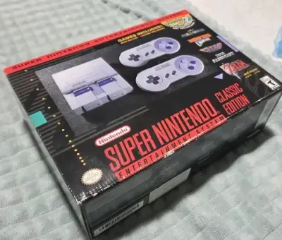 Super Nintendo mini Classic Edition con case - miniatura 1