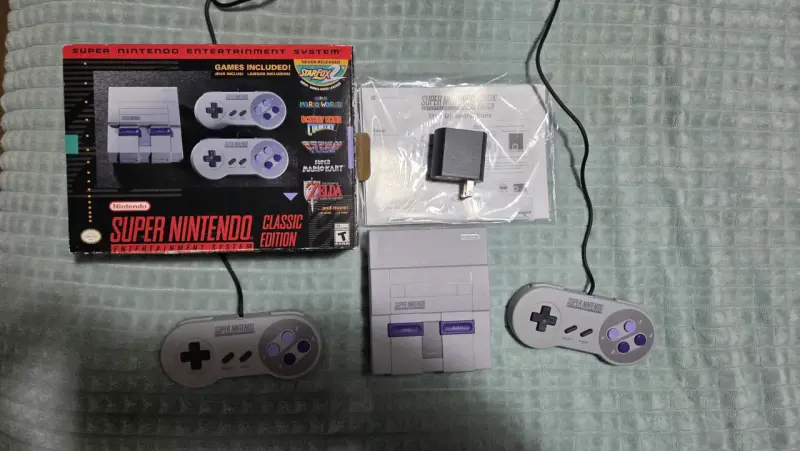 Super Nintendo mini Classic Edition con case - 3