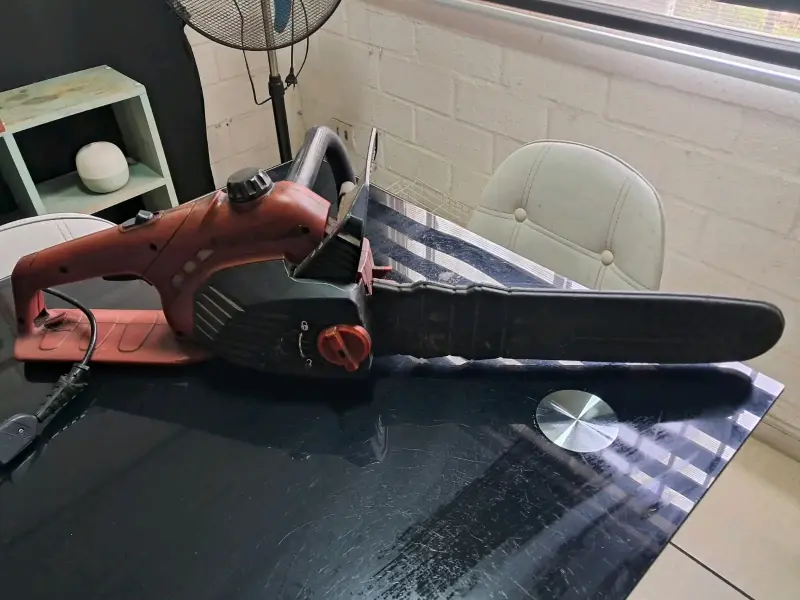 Sierra Electrica Black & Decker - 1