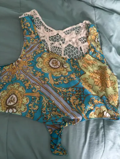 Top estampado con encaje - miniatura 1