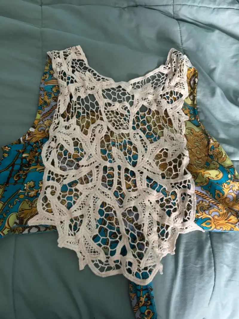 Top estampado con encaje - 2