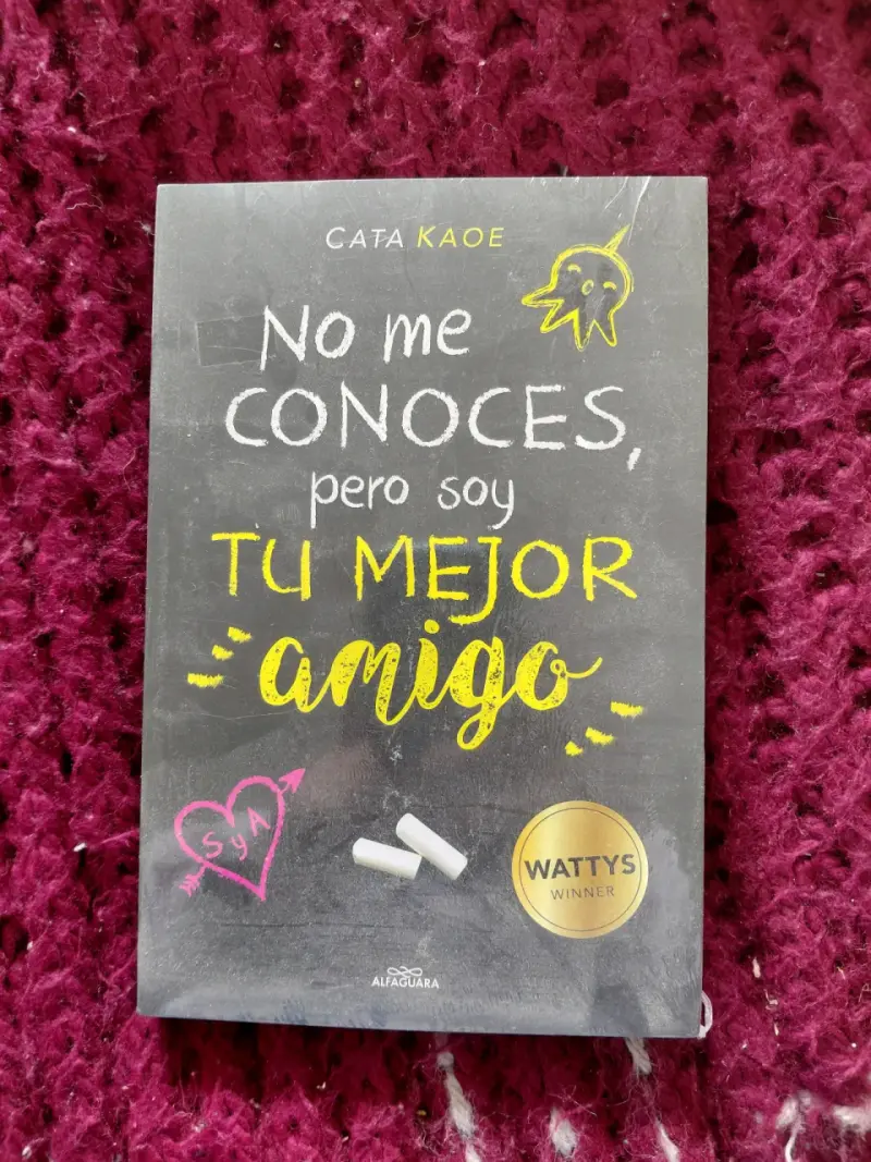 Libro 'No me conoces, pero soy tu mejor amigo' - 1