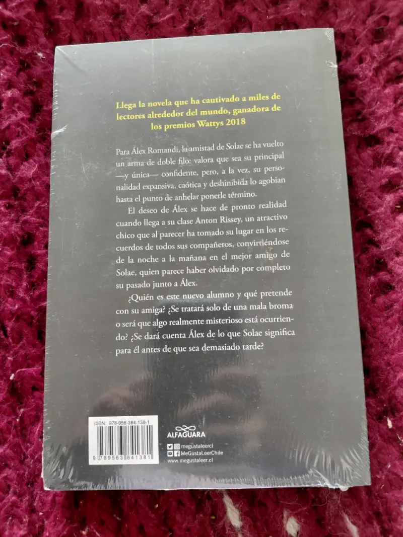 Libro 'No me conoces, pero soy tu mejor amigo' - 2