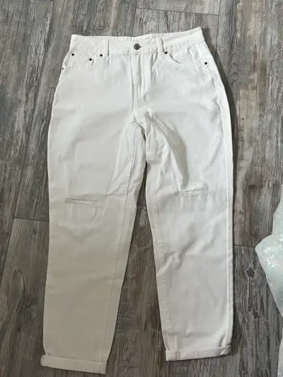 Pantalones blancos con estilo desgastado - miniatura 1