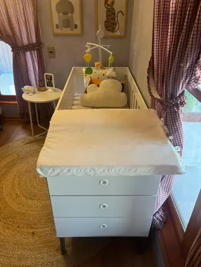 Cuna blanca con colchón - miniatura 2
