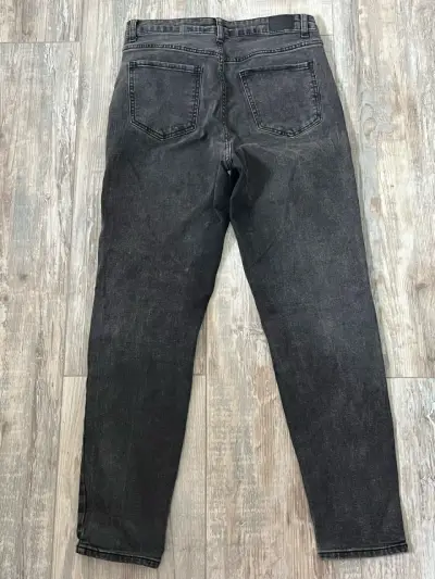Jeans negros de mezclilla - miniatura 2