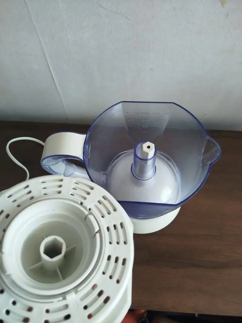 Exprimidor eléctrico Oster blanco - 2