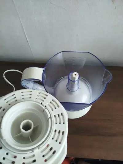 Exprimidor eléctrico Oster blanco - miniatura 2