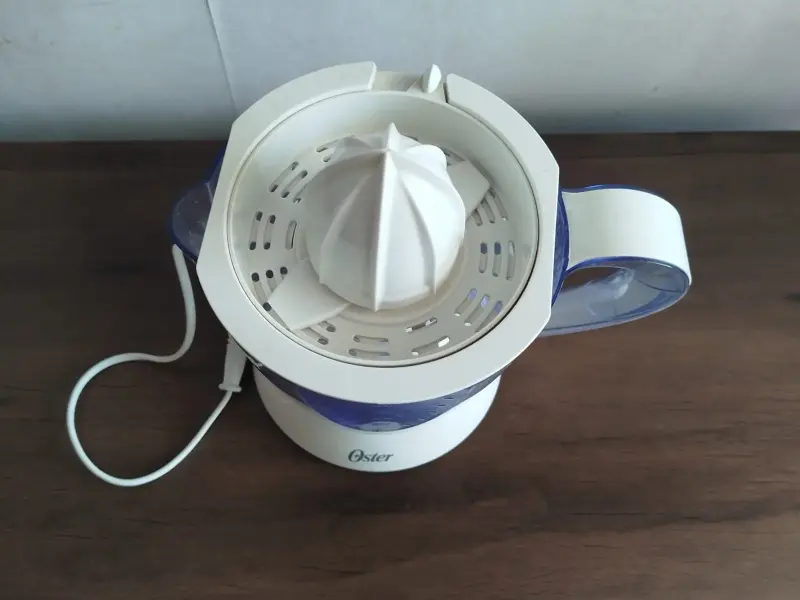 Exprimidor eléctrico Oster blanco - 3