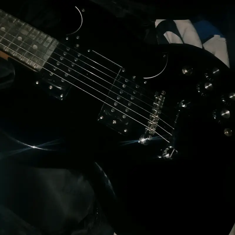 Guitarra eléctrica negra Creep modelo SG - 1