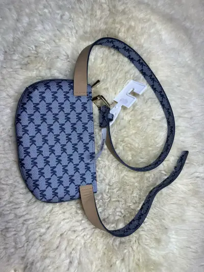 Lo necesito…Bandolera Michael Kors azul a patrón - miniatura 2