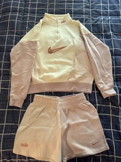 Conjunto deportivo Nike beige talla M - miniatura 1