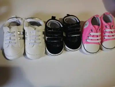Zapatillas para bebé variadas - miniatura 1