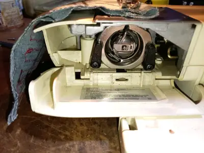 Máquina de coser Brother XR-33 - miniatura 2