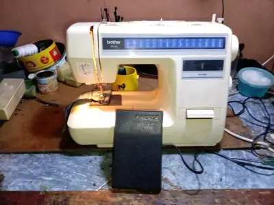 Máquina de coser Brother XR-33 - miniatura 4