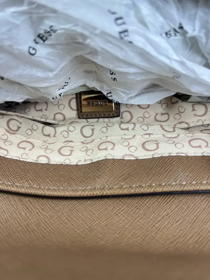 CARTERA ORIGINAL GUESS NUEVA - 6