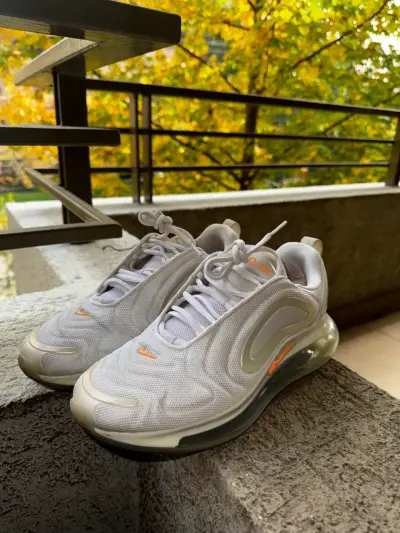 Zapatillas Nike modelo 720 - miniatura 1