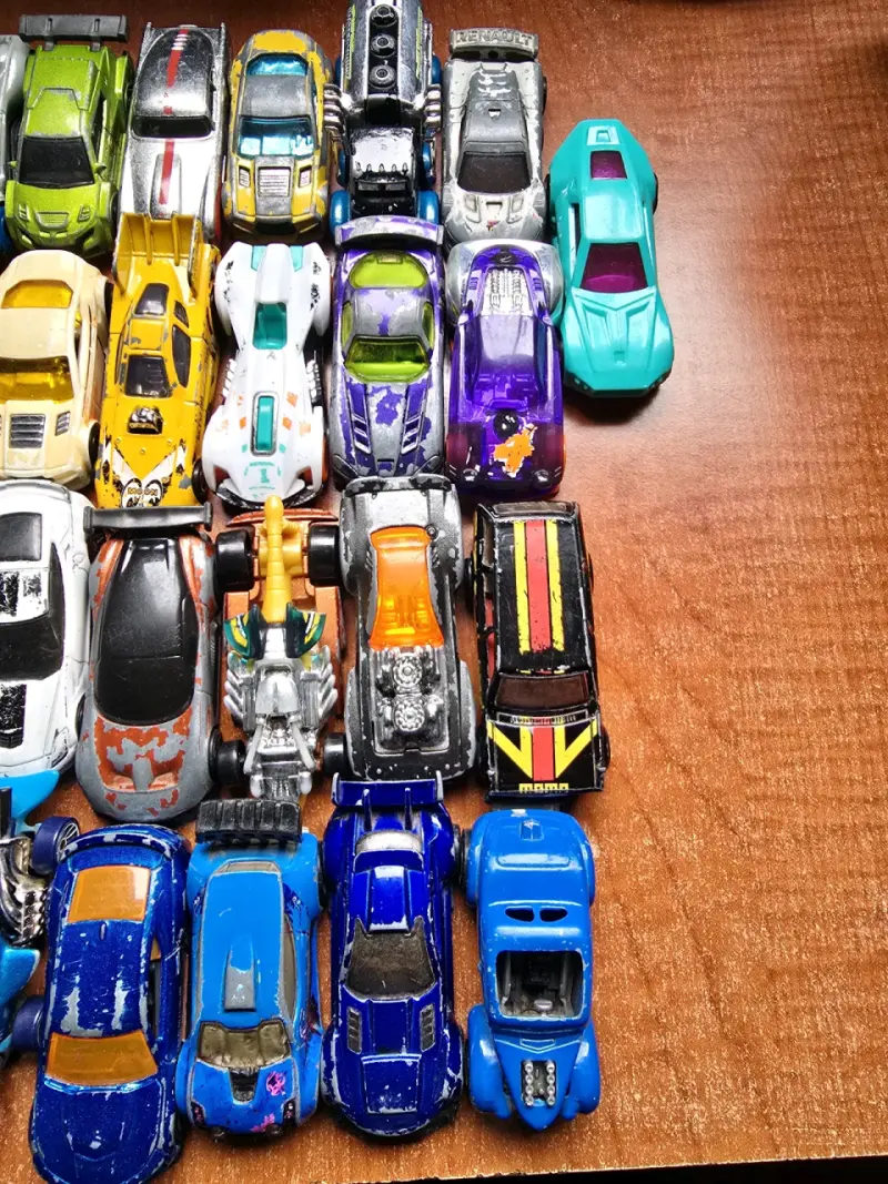 Set de 30 autos de juguete Hotwheels - 2