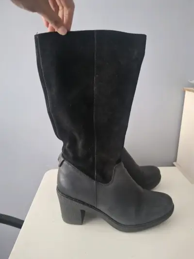 Botas negras de cuero - miniatura 2