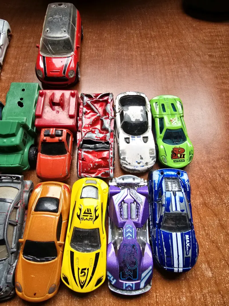 Colección de 22 autitos de juguete - 2