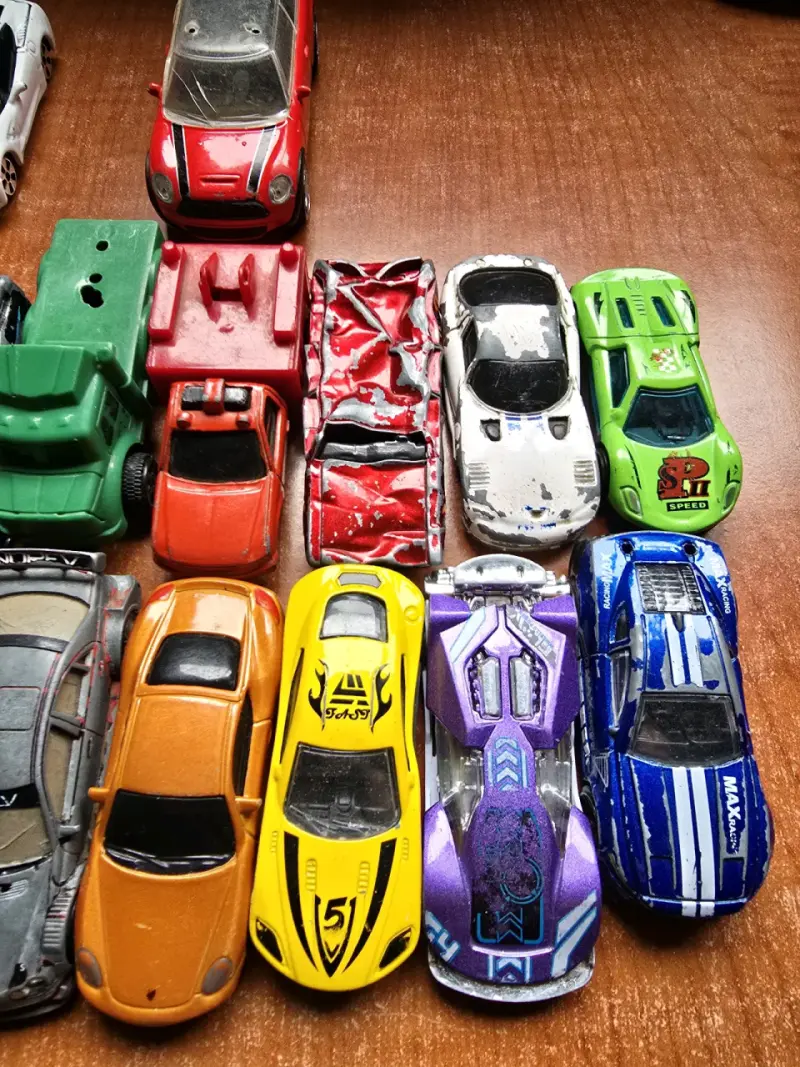 Colección de 22 autitos de juguete - 4