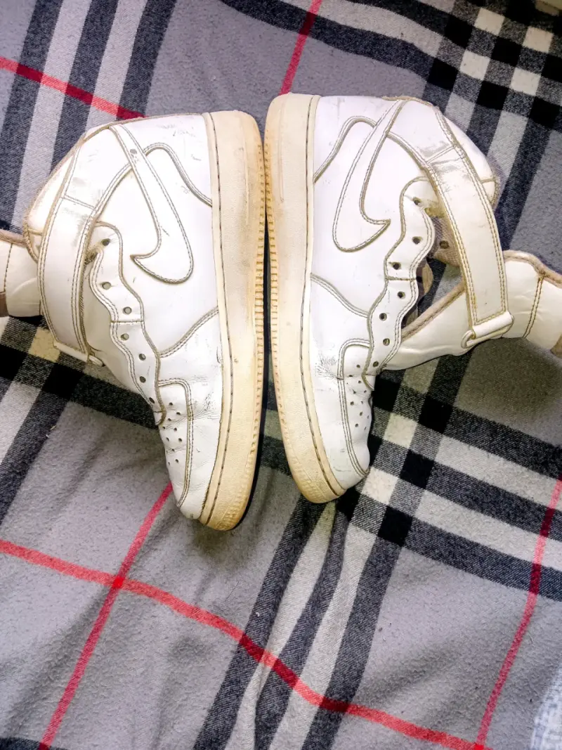 Zapatillas blancas de cuero