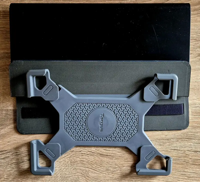 Tablet Huawei + Funda Targus - 2