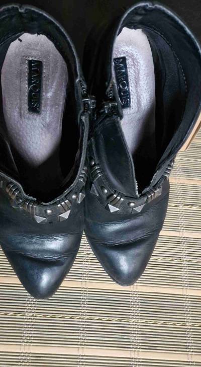 Botines negros cuero con tachuelas - miniatura 1