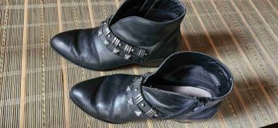 Botines negros cuero con tachuelas - miniatura 2