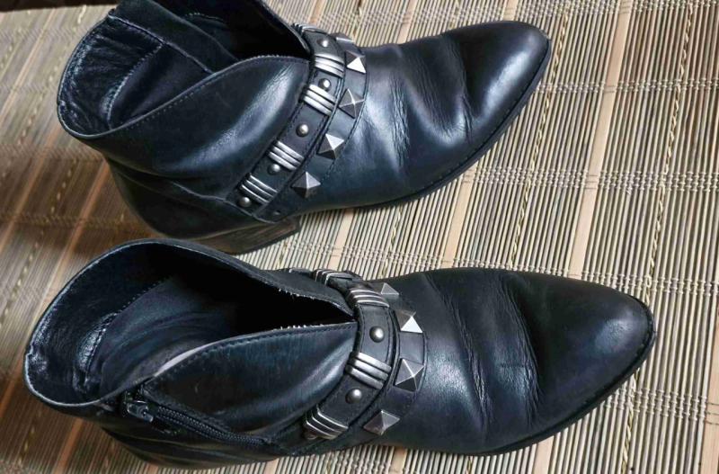 Botines negros cuero con tachuelas - 3